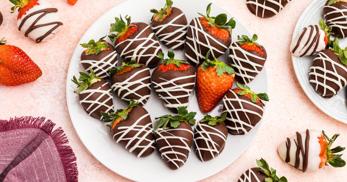 Easy Chocolate Covered Strawberries
